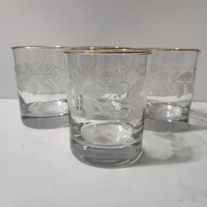 Elegant Gold Rimmed Glass Tumblers